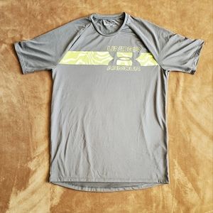 UA heatgear t-shirt